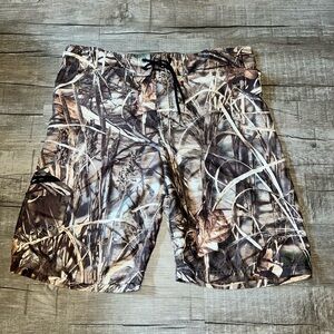 Realtree swimming board shorts size 32